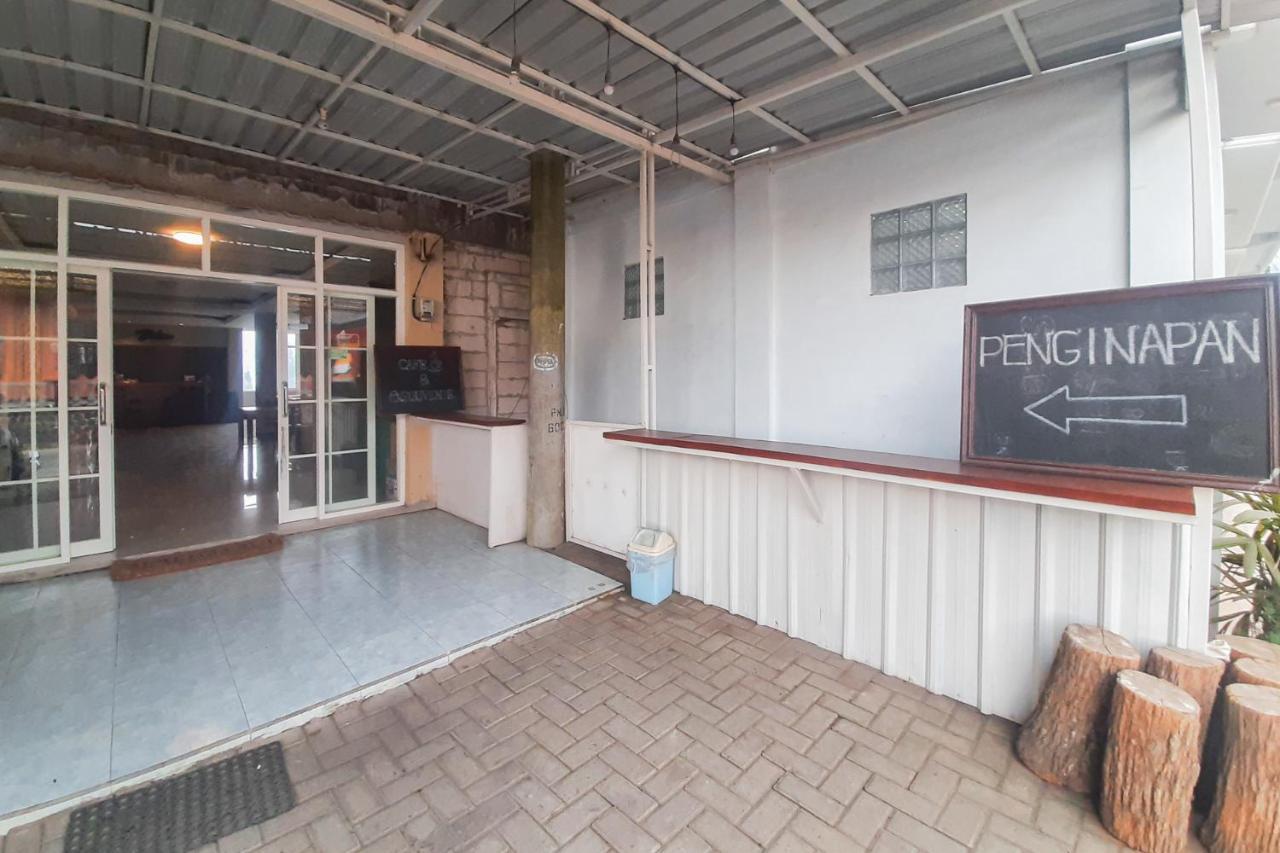 Delvia Bromo Homestay Mitra Reddoorz Pasuruan Exterior foto