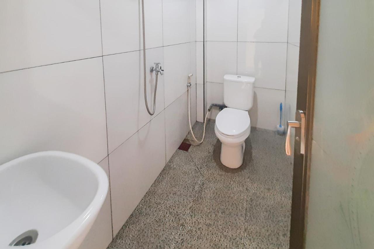 Delvia Bromo Homestay Mitra Reddoorz Pasuruan Exterior foto